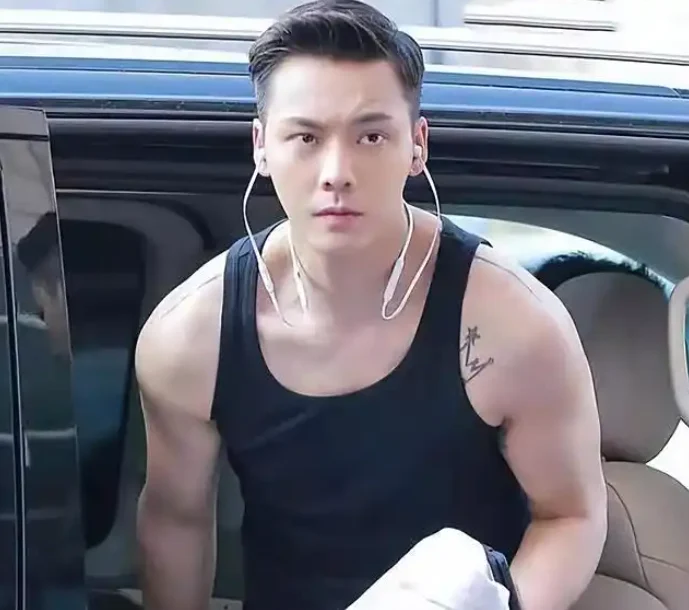 明星无效健身案例_娱乐圈 健身 明星_陈伟霆健身尴尬