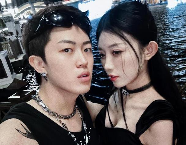 快手网红八卦头条微博_网红八卦头条小伊伊-_八卦头条快手